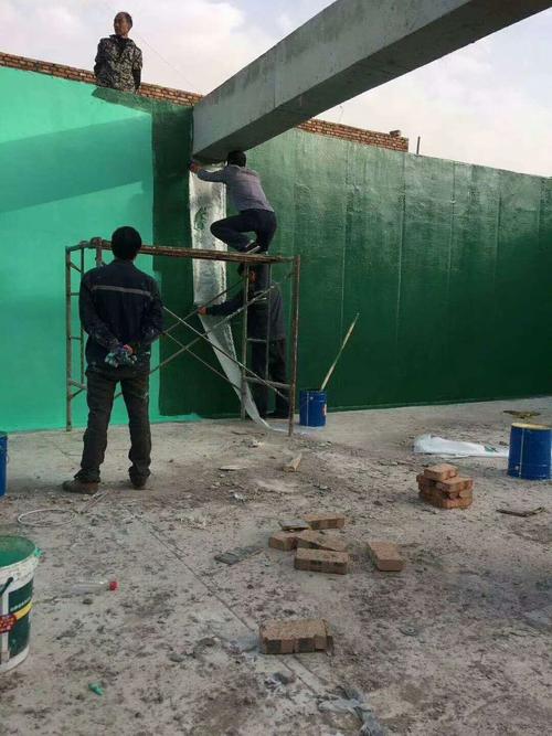 三台针对老旧车间地面普遍存在的起砂、裂缝问题